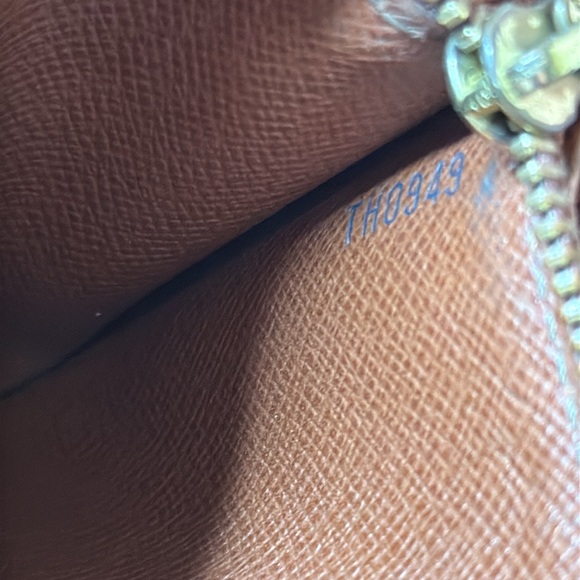 Authentic Louis Vuitton Sarah Monogram Wallet on a Chain - Picture 12 of 13